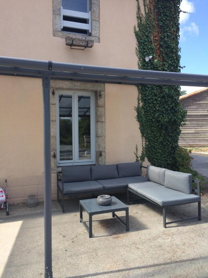Le Petit Monty Gite Cote Etang Saint-Malo-du-Bois Eksteriør billede