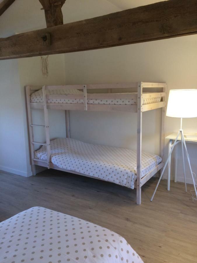 Le Petit Monty Gite Cote Etang Saint-Malo-du-Bois Eksteriør billede