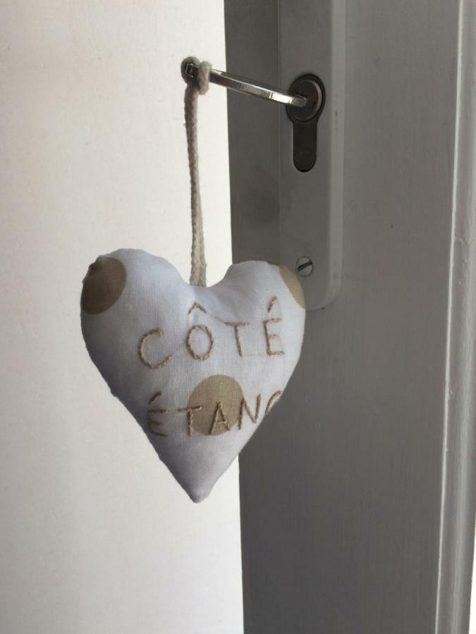 Le Petit Monty Gite Cote Etang Saint-Malo-du-Bois Eksteriør billede