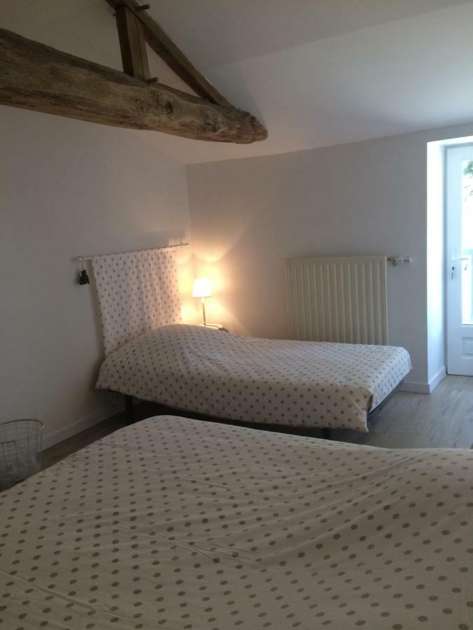 Le Petit Monty Gite Cote Etang Saint-Malo-du-Bois Eksteriør billede