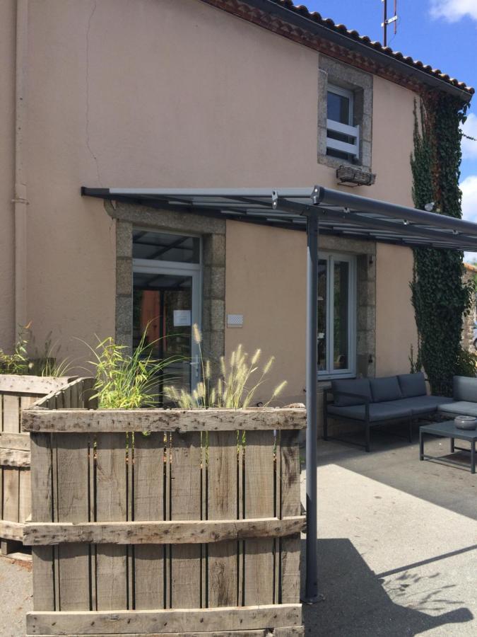Le Petit Monty Gite Cote Etang Saint-Malo-du-Bois Eksteriør billede